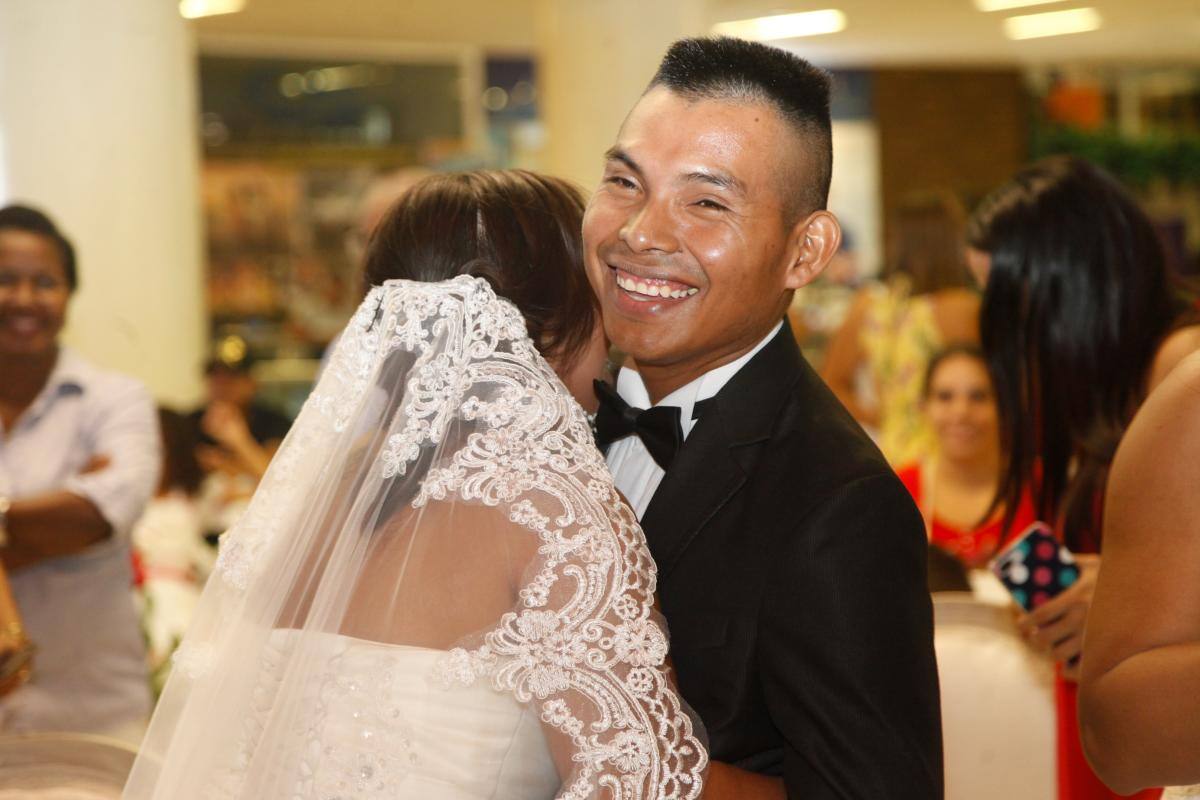 La historia de una boda insignia de la paz: los novios son un expara, un exEln y un exFarc