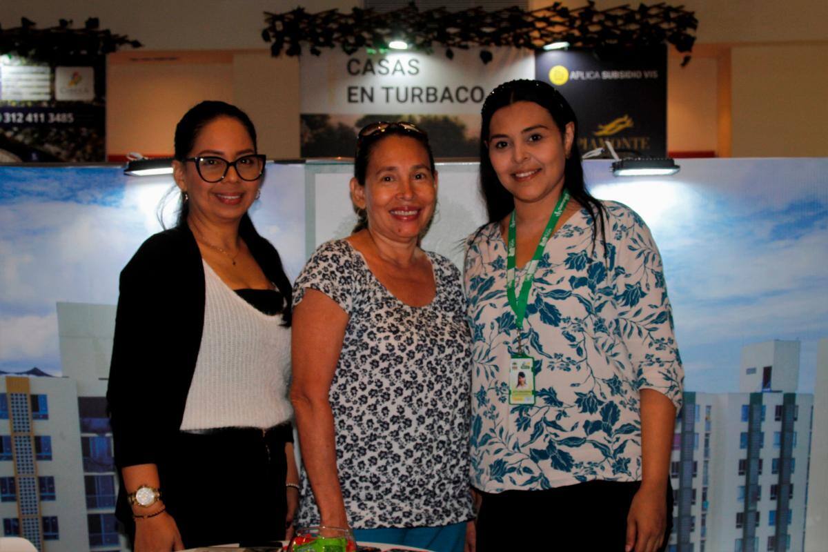 Jackelin Ricardo, Celina Pérez y Ketty España.