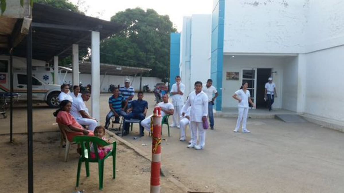 Trabajadores del hospital de Tierralta en paro.