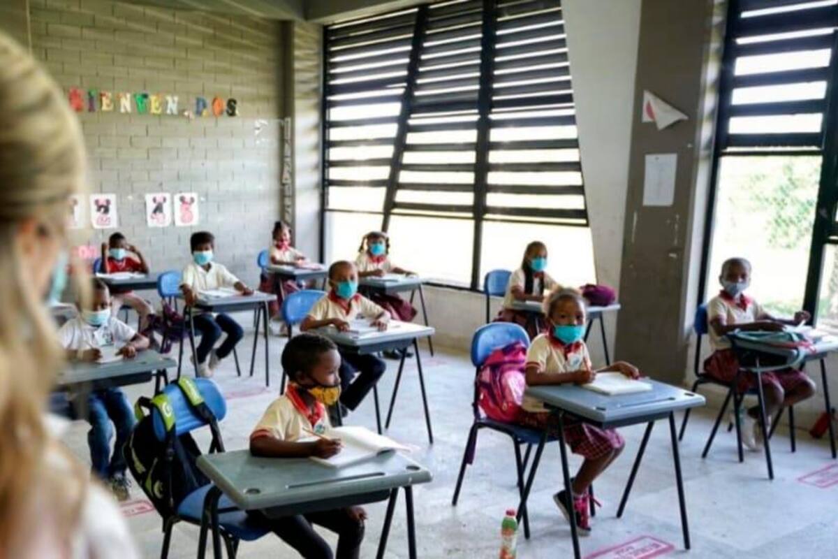 254 colegios en Bolívar volvieron a las aulas de clases