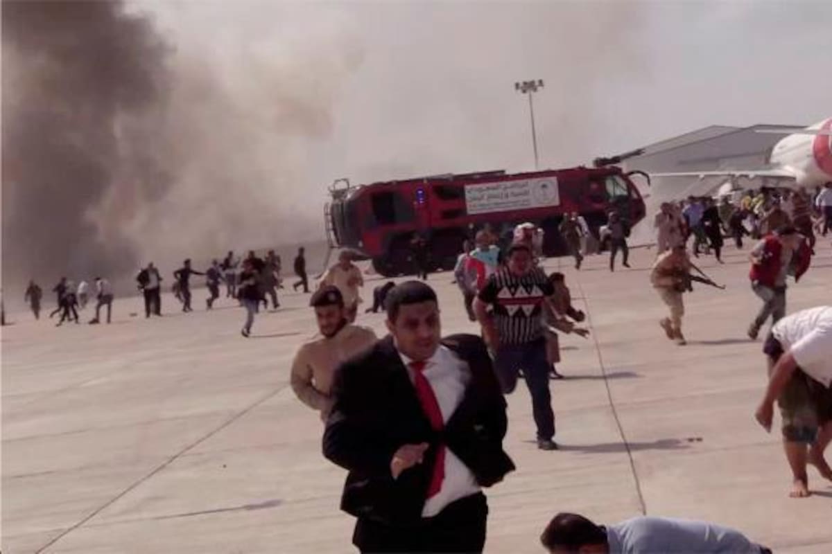 Al menos 26 muertos por explosiones en aeropuerto de Yemen