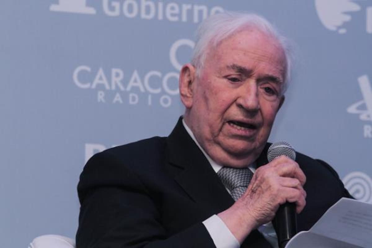 Hospitalizado el expresidente Belisario Betancur por afección renal