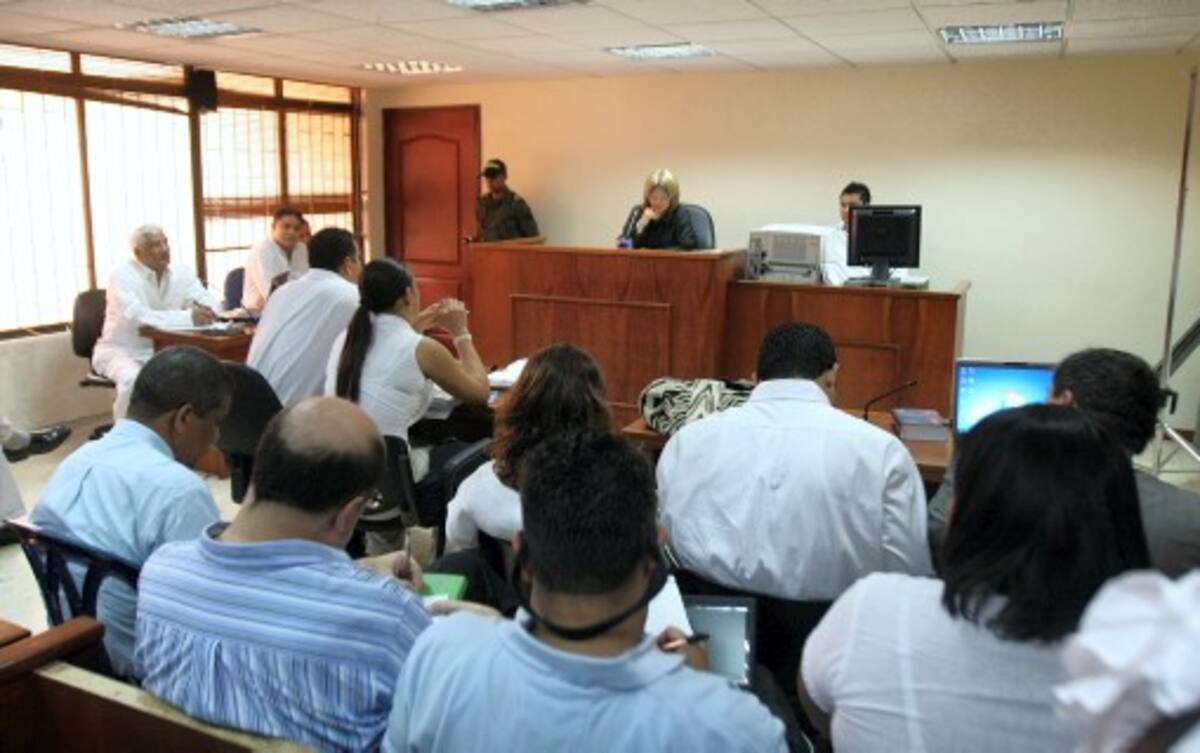 La juez Segunda Municipal con funciones de garantía pre-sidió la audiencia de imputa-ción de cargos contra la mandataria y otros ex funcionarios del Distrito. aroldo mestre/el universal