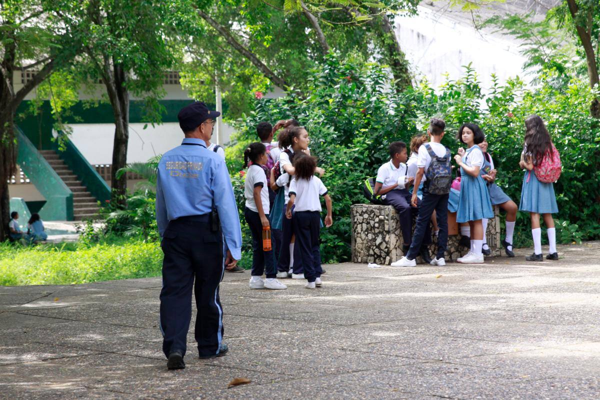 ¿De 1600 a 900? Así está el tema de la vigilancia para los colegios en Cartagena