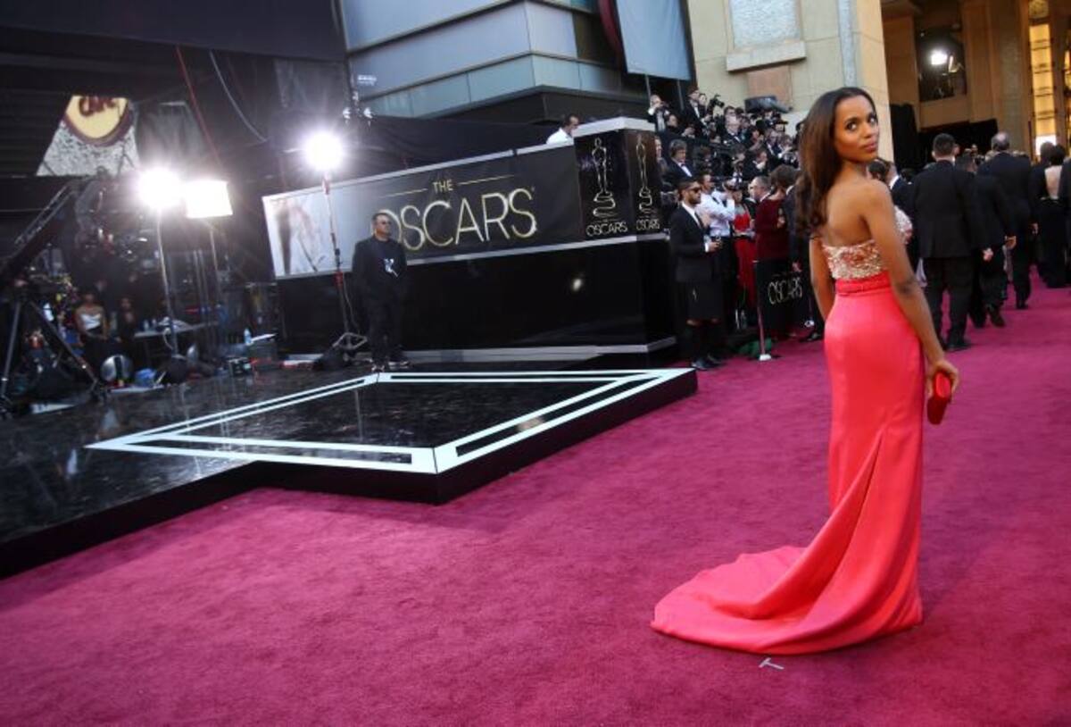 Las estrellas de Hollywood comenzaron a transitar la alfombra roja de los premios Óscar AP