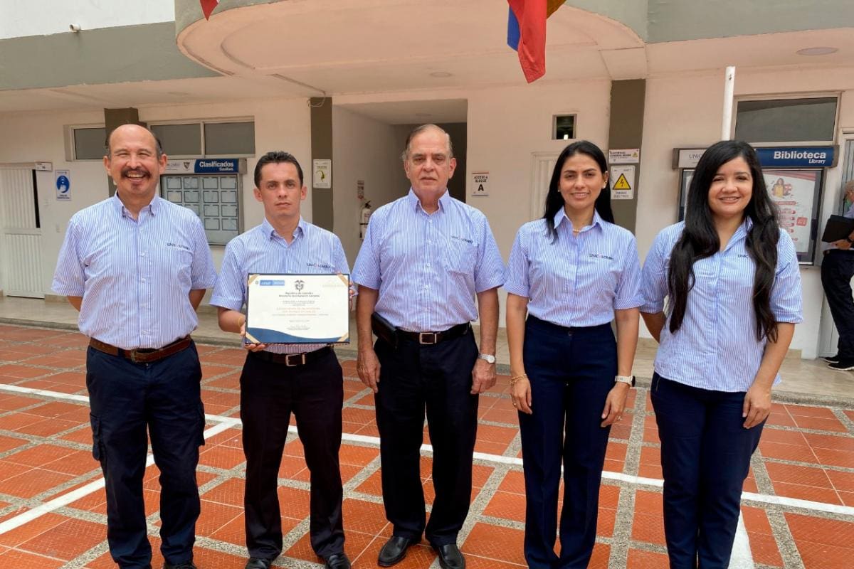Mineducación otorgó distinción nacional a Unicolombo
