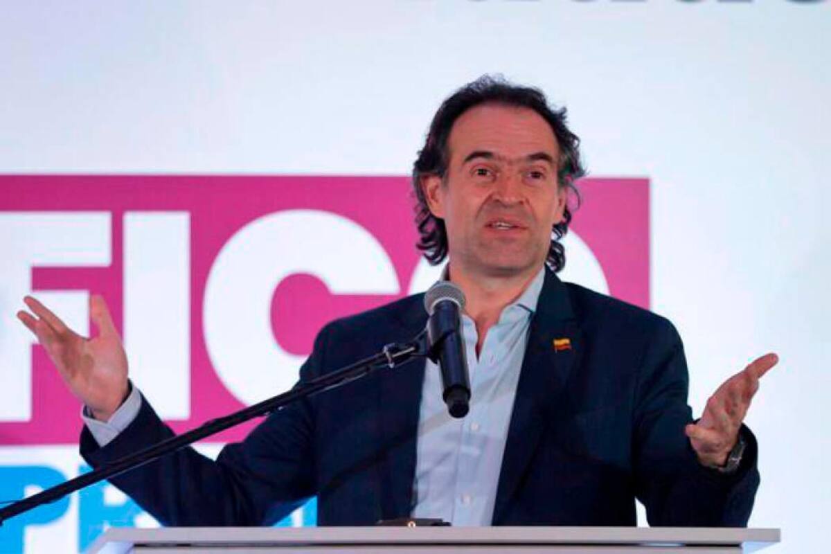 Fico Gutiérrez y exministro Pinzón cuestionan barrida en FF.MM. y Policía