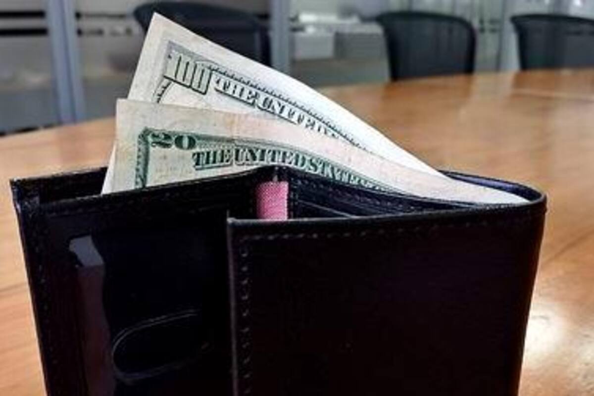 Barril del petróleo repunta y el dólar cae de su precio máximo