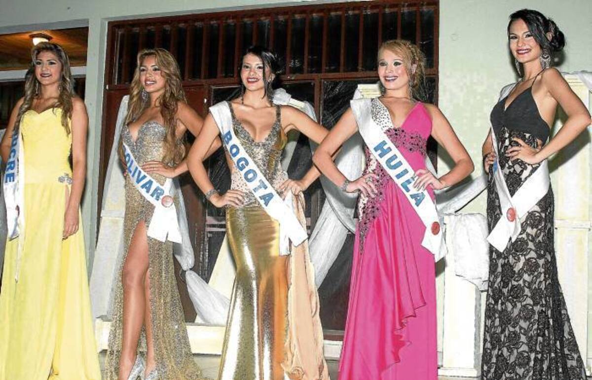 Johana Cadavid (segunda de izquierda a derecha), primera princesa en Miss Maja Colombia 2012. El Universal