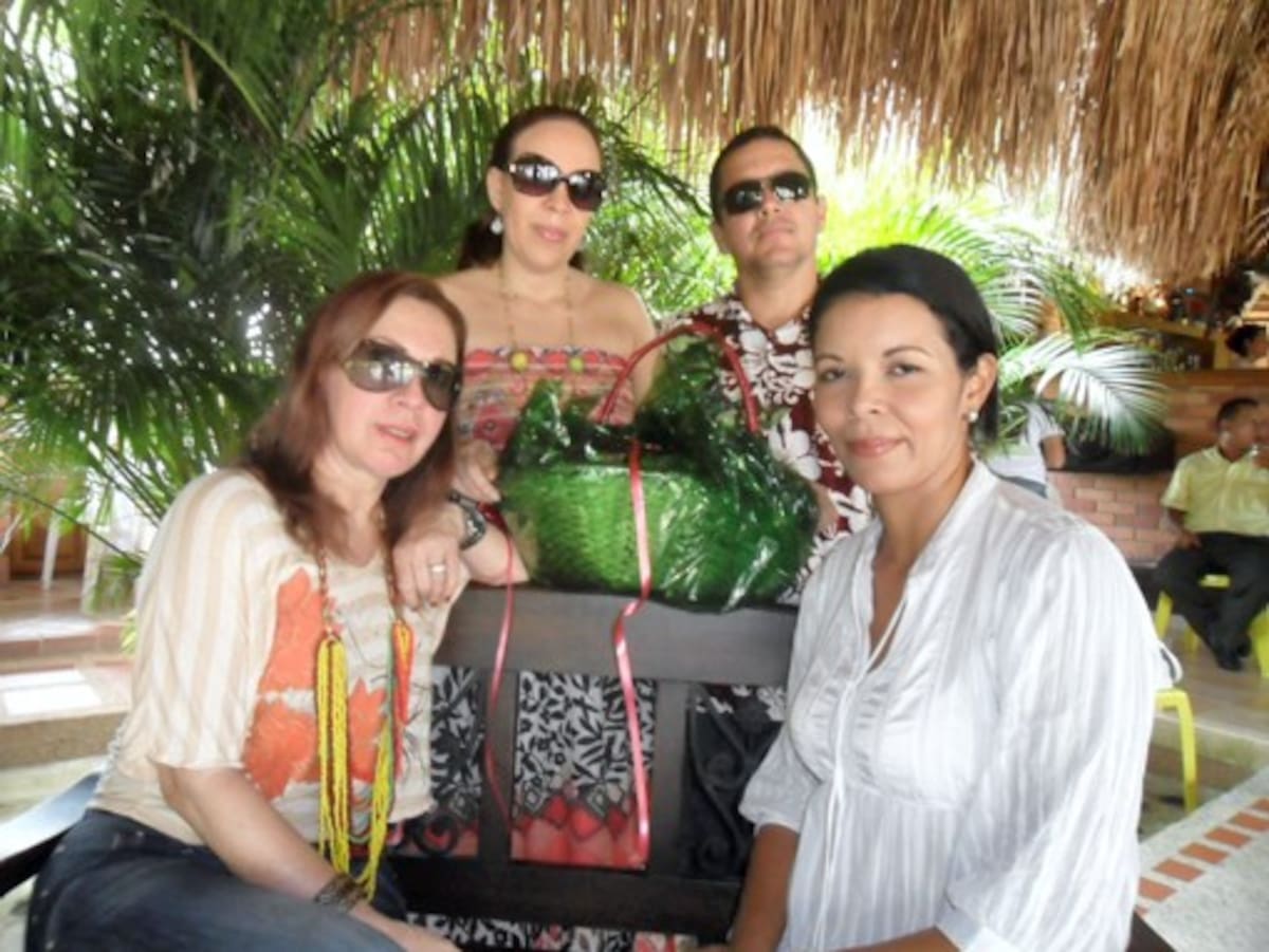 De pie: Beatriz Elena Castro y Rolando Táfur. Sentados Rocío Correa de Arroyo y Lauren de la Ossa. Foto/ Cortesía.