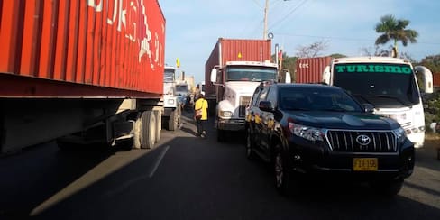 Así transcurre la protesta de los camioneros por cobro de peajes