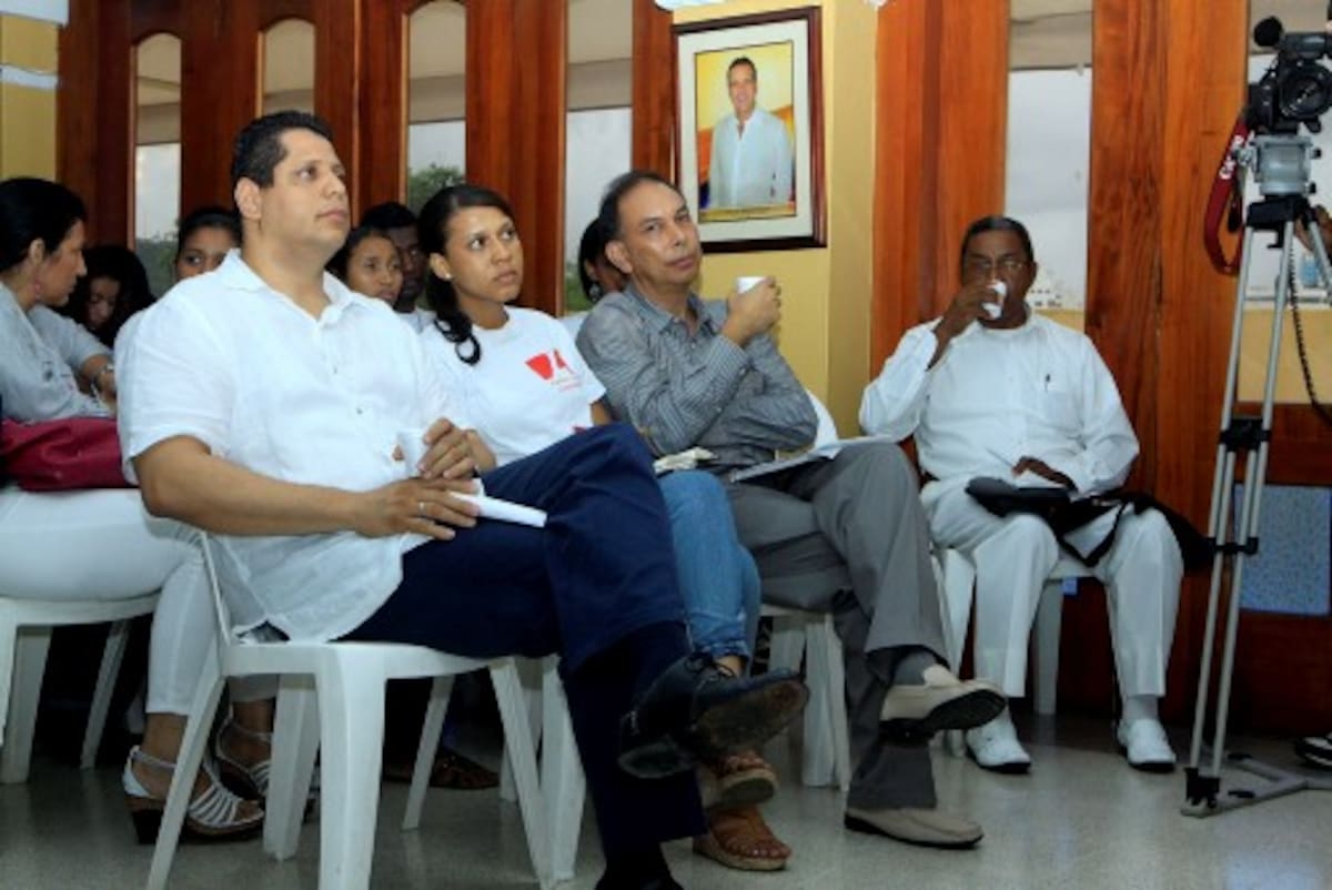 Los asistentes al Foro tuvieron una primera aproximación a las líneas de trabajo de los aspirantes a la Alcaldía. Se esperan más espacios de debate en la ciudad. JULIO CASTAÑO - EL UNIVERSAL