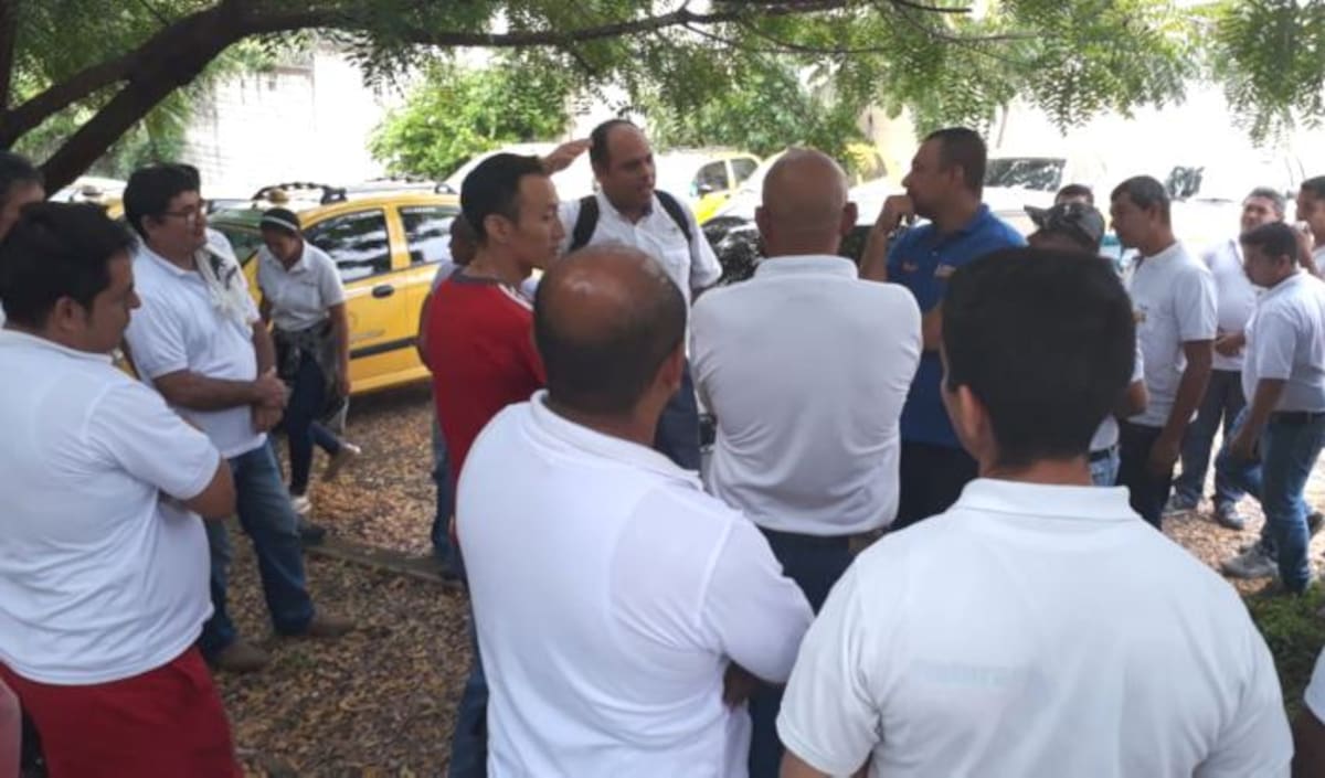 Los taxistas esperan que la Administración Municipal adopte las medidas de control correspondientes. MANUEL SANTIAGO PÉREZ/EL UNIVERSAL/