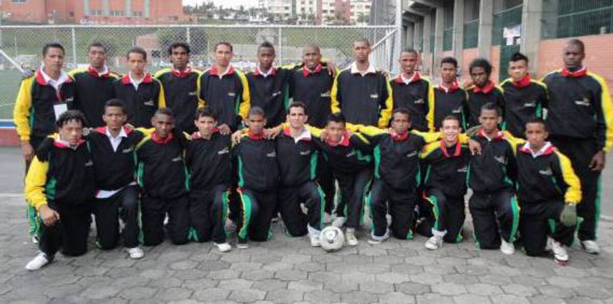 Selección Bolívar con uniforme de presentación. CORTESÍA