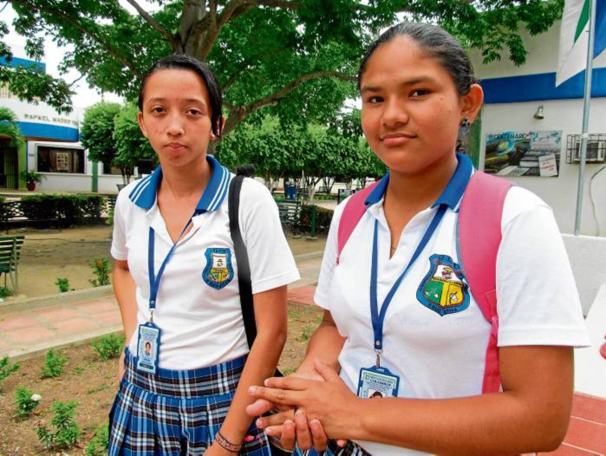 Estudiantes Andreina Barreto y Yuliet Paola Oyola.
