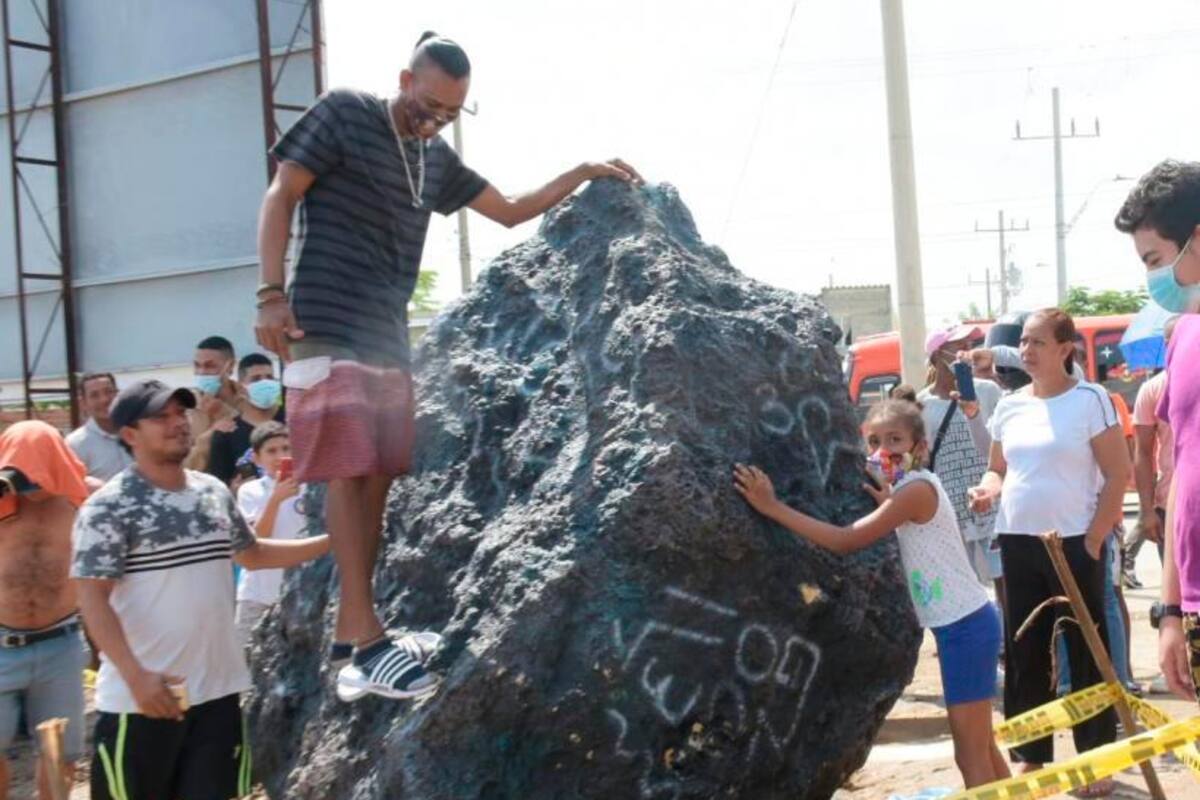 ¿Un meteorito? Reportan misteriosa roca que apareció en Barranquilla