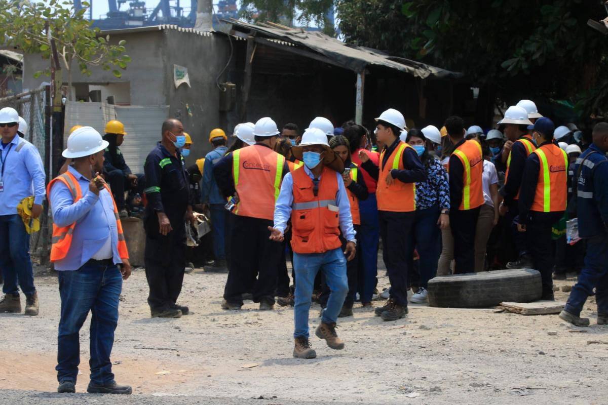Incendio en Mamonal: emiten recomendaciones ante contaminación del aire