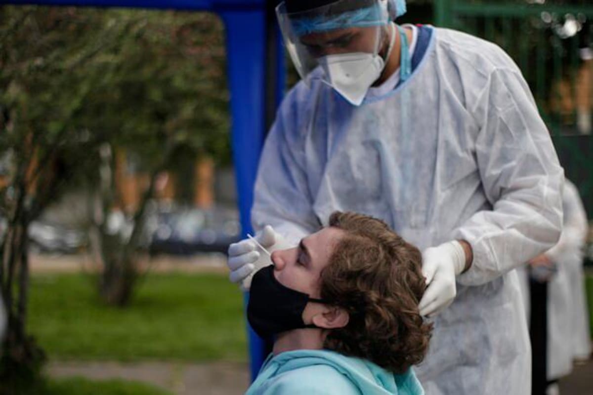 Casos de COVID-19 en Colombia aumentan en la última semana