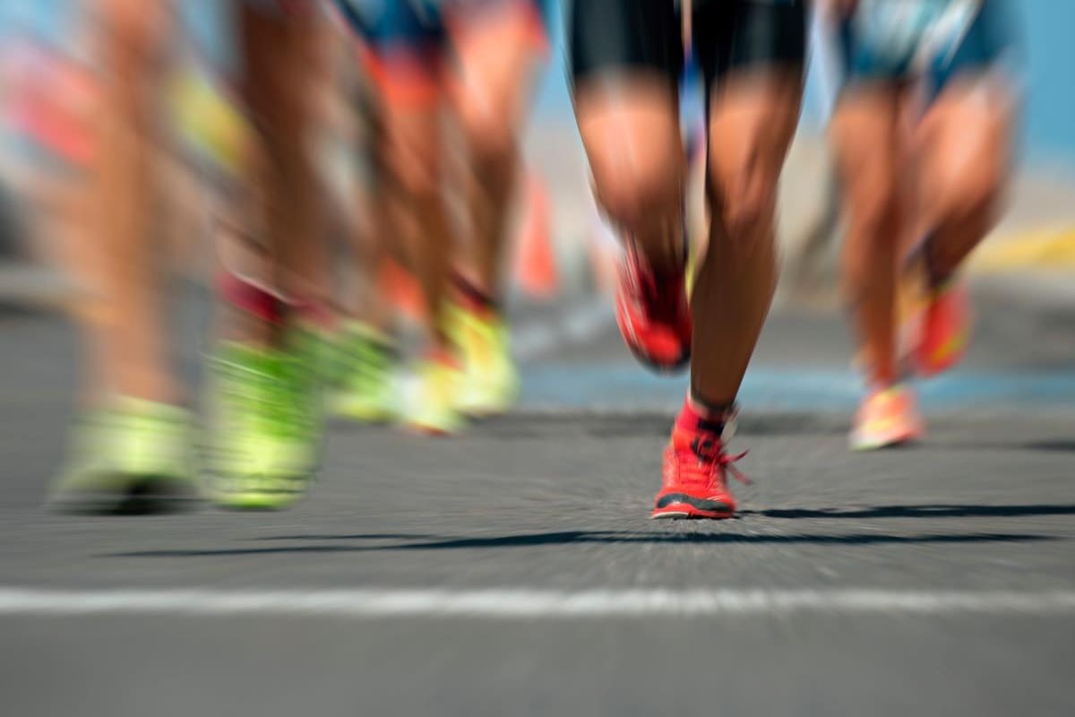 Falso rumor: vacunas contra el COVID no causan paros cardíacos súbitos