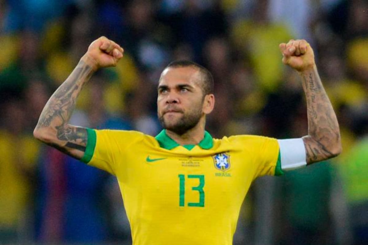 Tema de Dani Alves interpretado por 16 cantantes promueve campaña de ONU