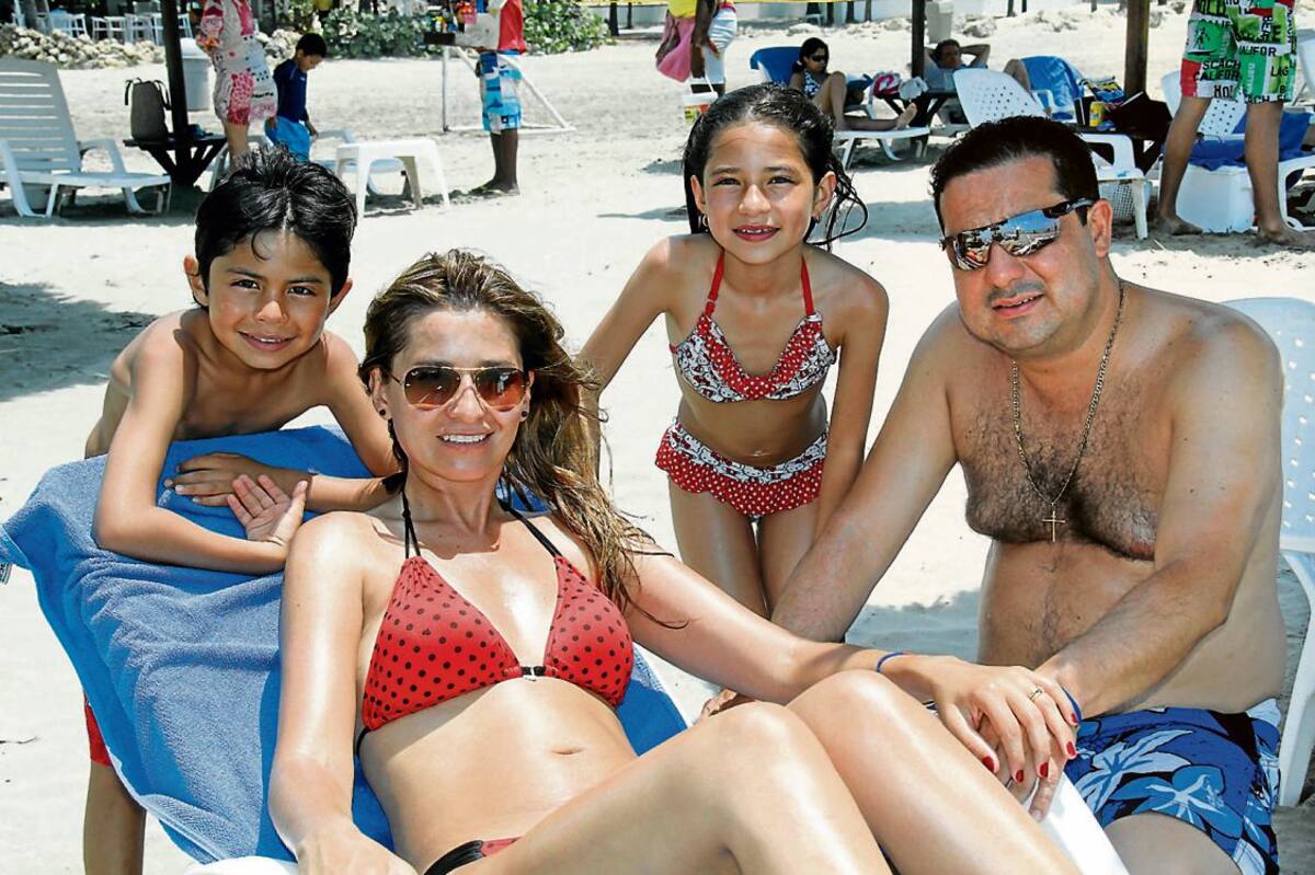 Juan Camilo Ulloa, Claudia Peña, María Paula Ulloa y Carlos Ulloa.