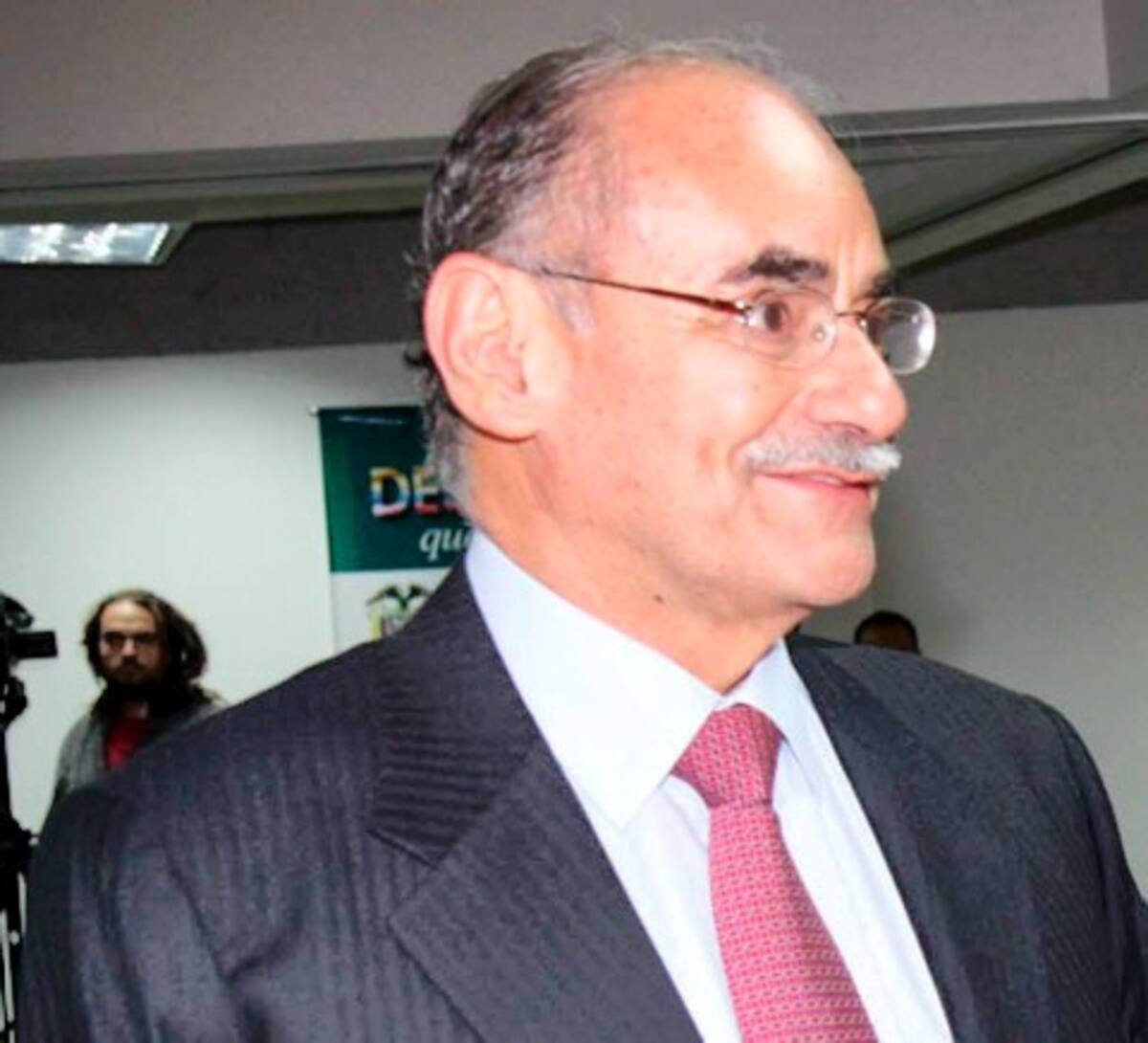 Horacio Serpa, gobernador de Santander, se defiende de las acusaciones de "Rasguño".