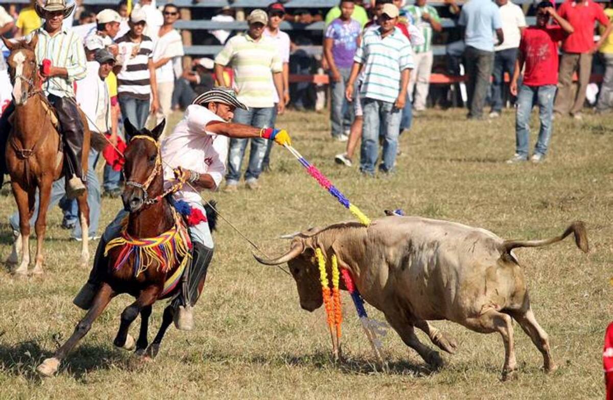 Ayer, el banderillero a caballo, Rafael Peñate, se destacó con “los palos”.