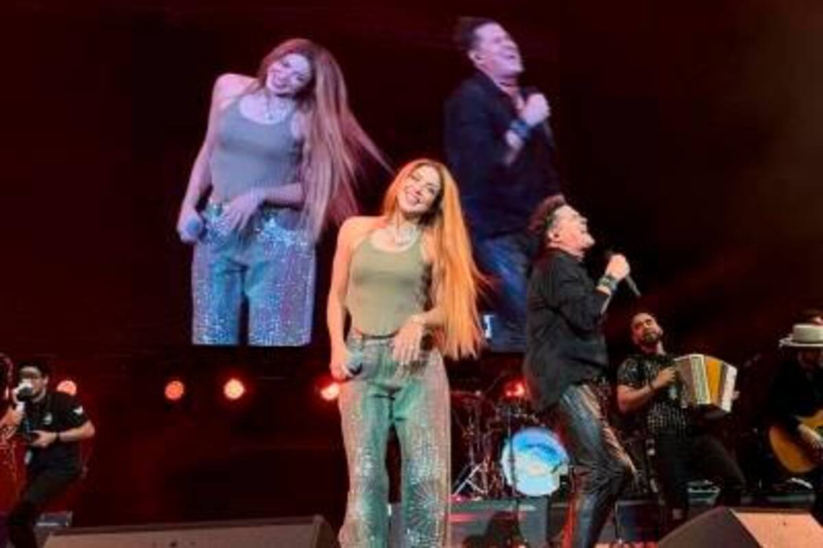 Shakira usó millonario pantalón en sorpresa a Carlos Vives: esto cuesta