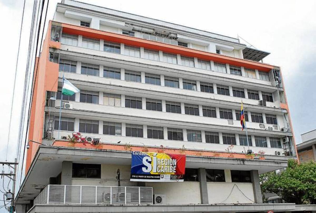 Según el Gobernador Lyons, las cifras canceladas son ilegales y afectan las finanzas del departamento de Córdoba.