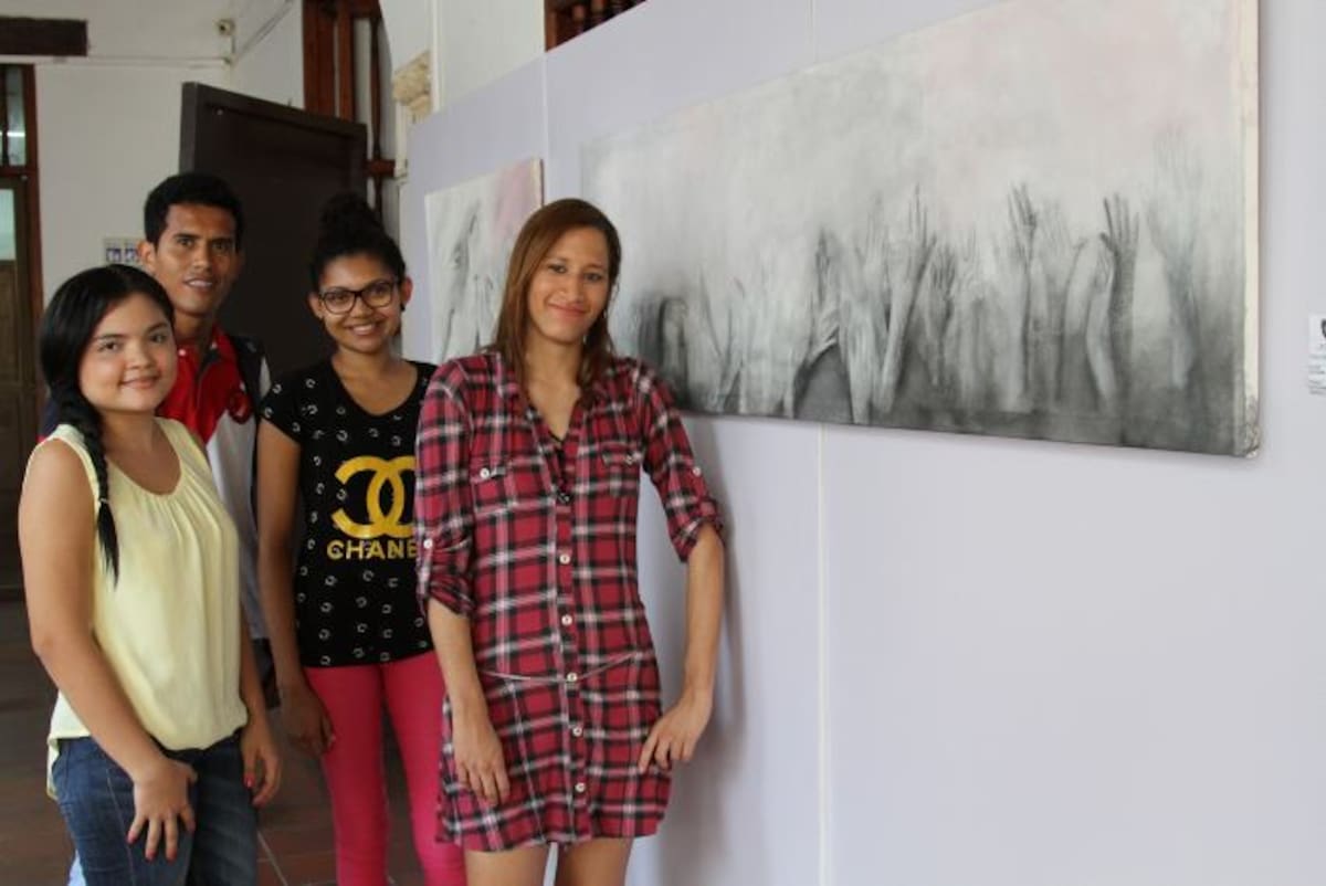 María Alejandra Camabate, Diller Támara, Daniela Rodríguez y la artista Kelly Paola Samudio. MARUJA PARRA