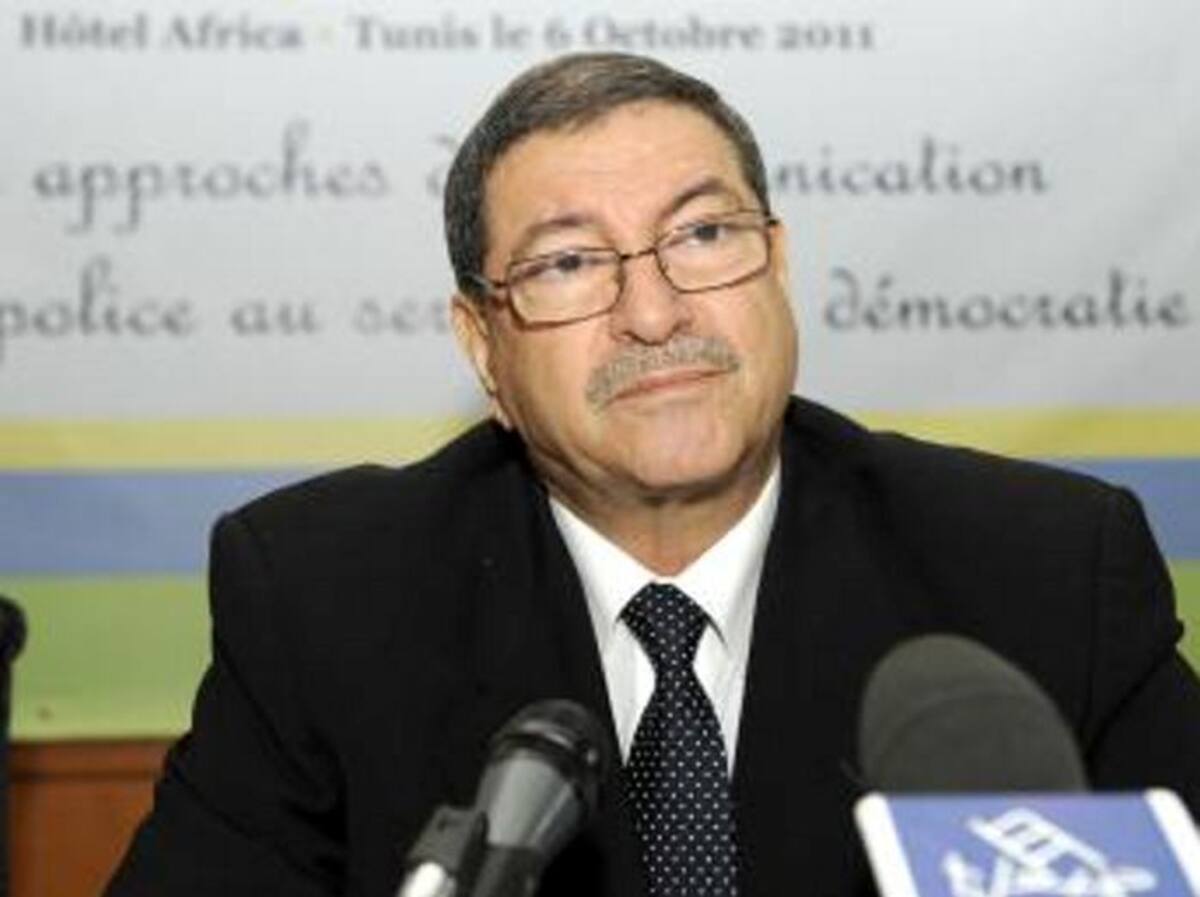 El primer ministro Habib Essid acortó su visita a Europa, donde participaba en el Foro económico de Davos, y anunció que presidirá el sábado un consejo de ministros excepcional. AFP