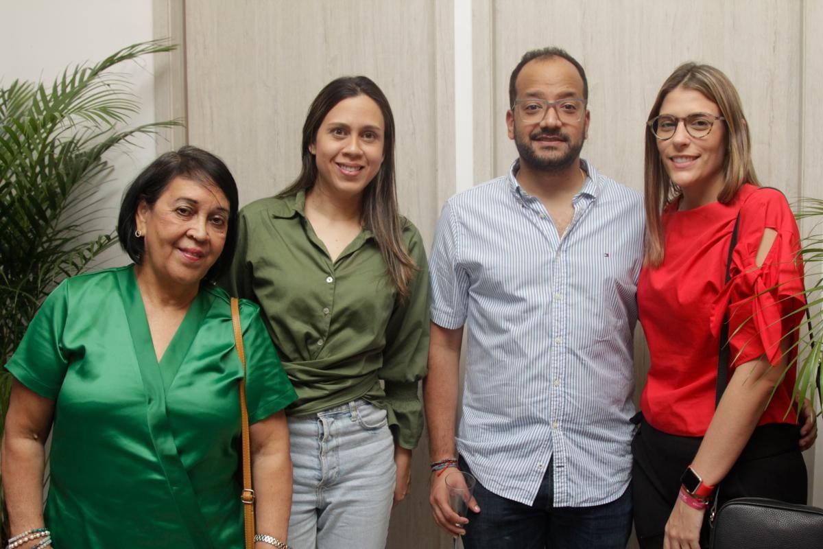 Yolanda Vélez y Jenifer Uriza.