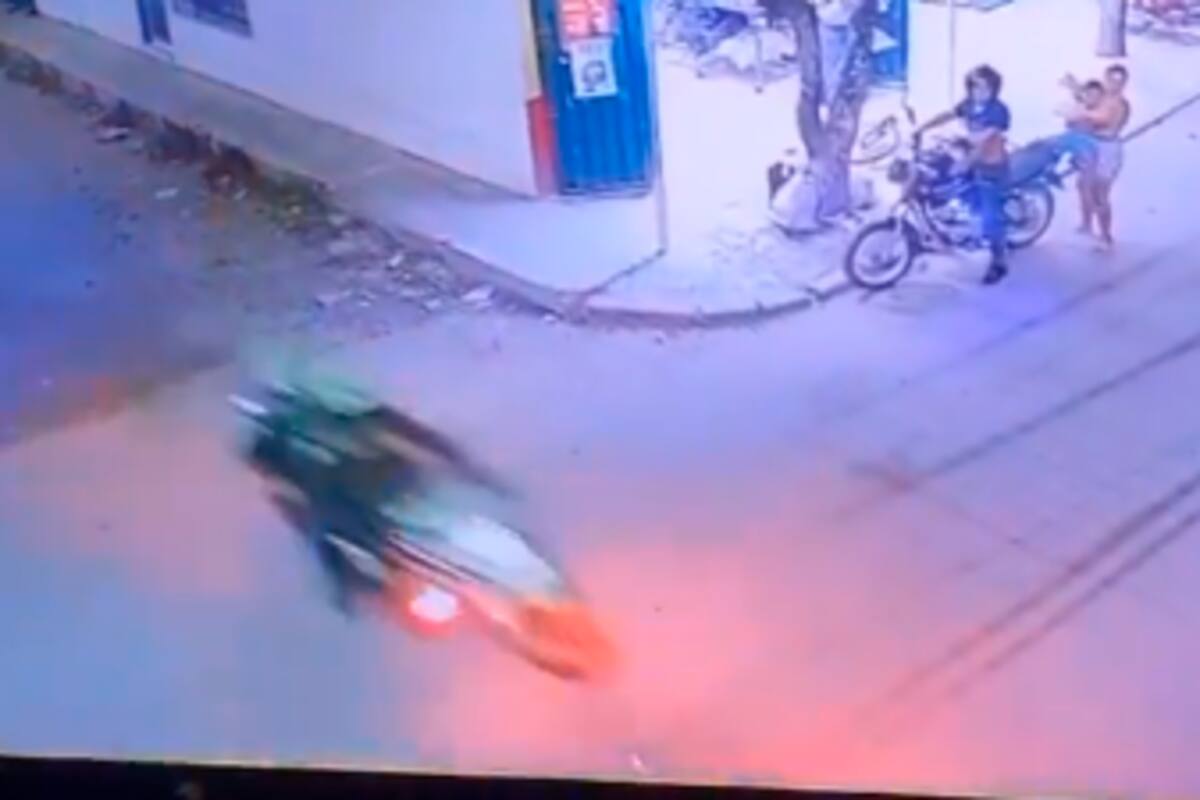 Video: Balacera entre ladrones y policías luego de ser sorprendidos robando