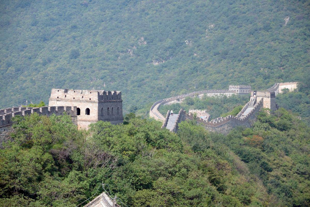 Por abrir un agujero en la Gran Muralla China 2 personas se fueron presas