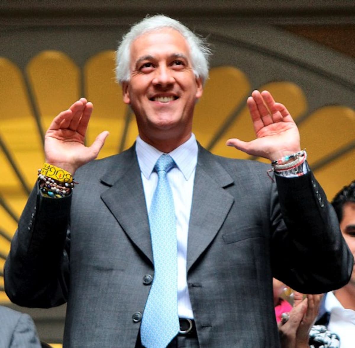 El 3 de mayo la Procuraduría suspendió por tres meses al alcalde de Bogotá Samuel Moreno, para facilitar las investigaciones sobre irregularidades en contrataciones en la capital. COLPRENSA