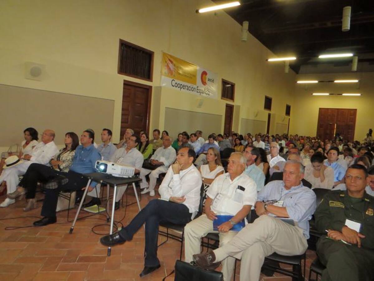 El foro se realizó en el Centro de Cooperación Española. Luis Fernando Ocampo
