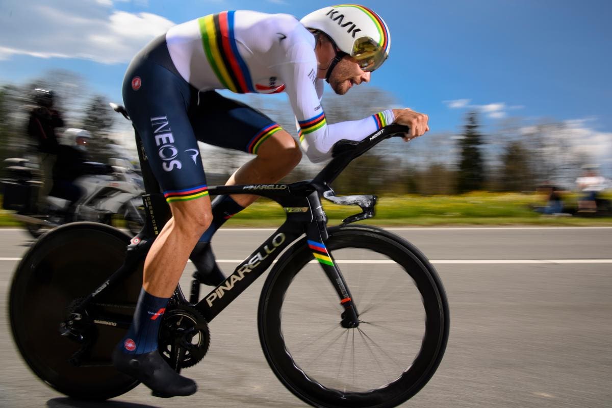 Ganna se impone en la crono inicial del Giro y es el primer líder