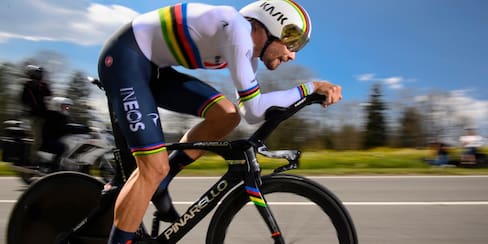 Ganna se impone en la crono inicial del Giro y es el primer líder