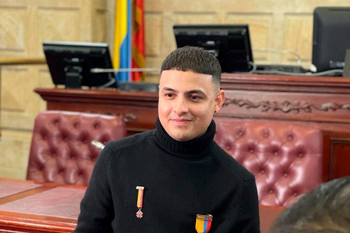 Keityn es condecorado por sus aportes en la industria musical