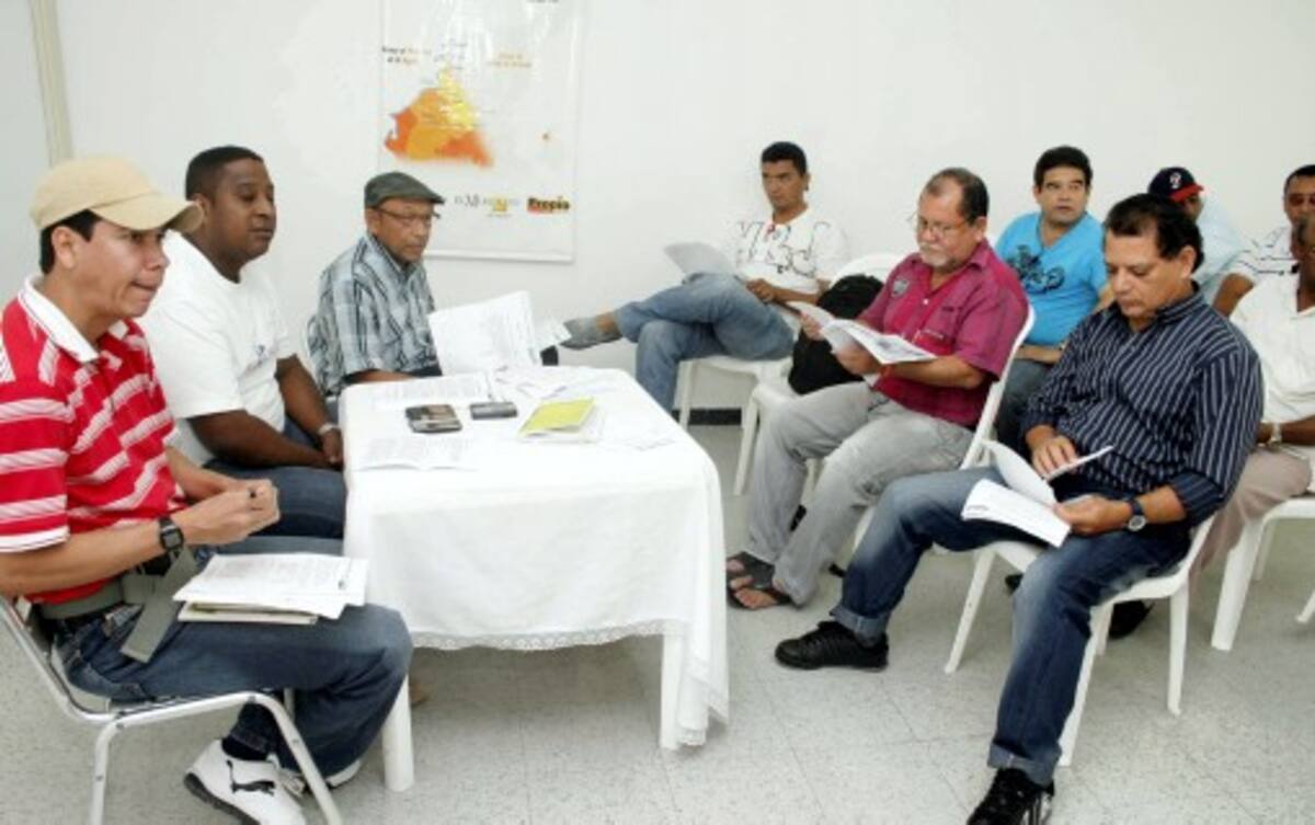 La Junta directiva de Acord-Sucre, presidida por Gustavo Pérez Mier, entregó ayer un pormenorizado informe de sus gestiones, en asamblea ordinaria.
