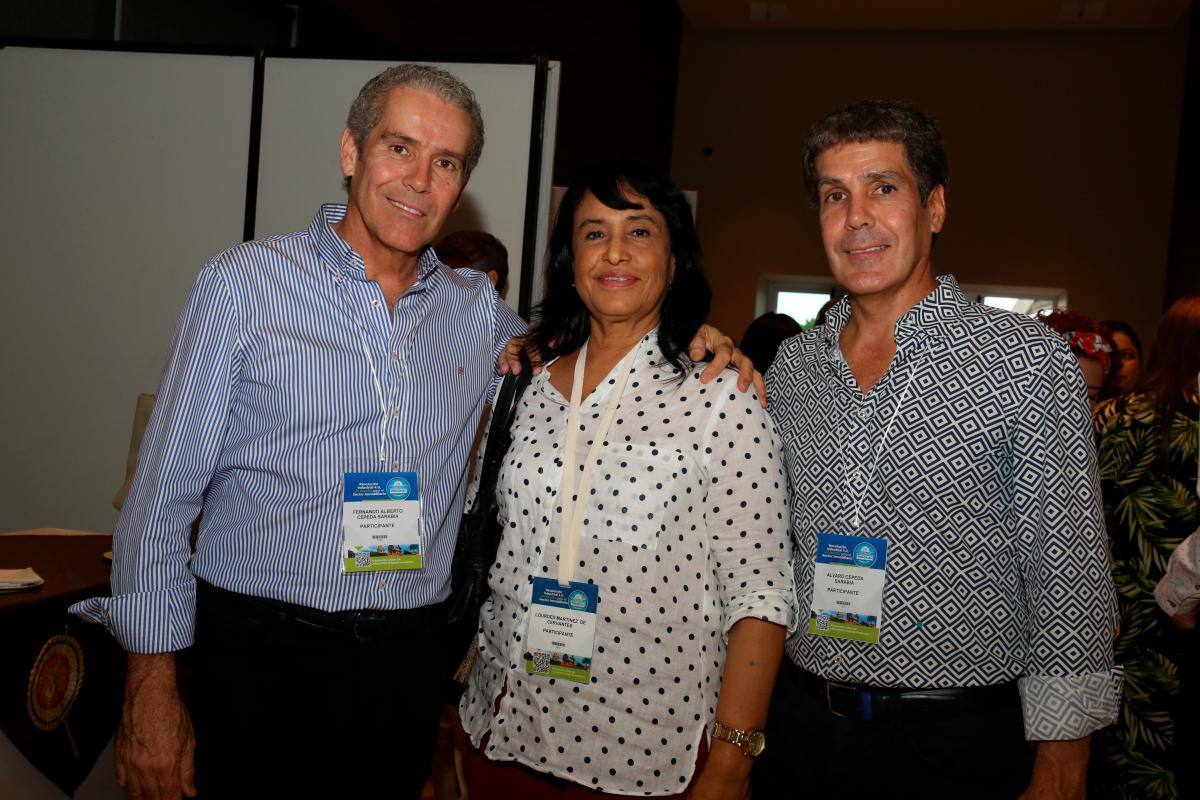 Fernando Cepeda, Lourdes Martínez y Álvaro Cepeda.