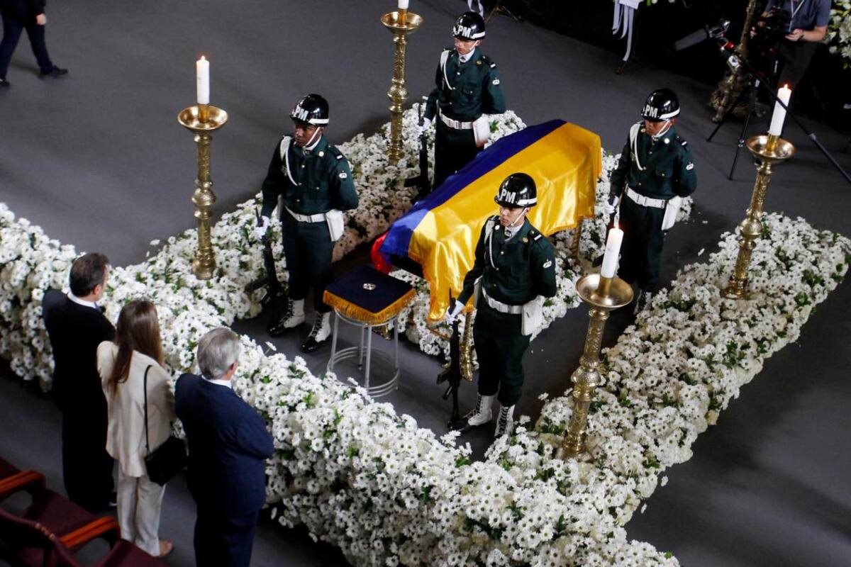 “Deja un pueblo entristecido”, el último adiós al maestro Botero en Medellín