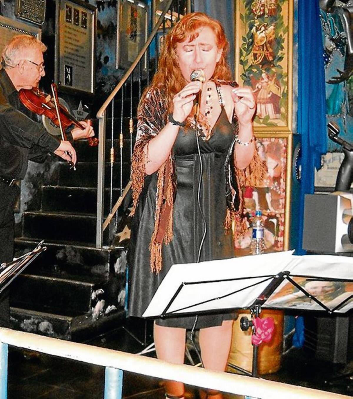 La cantante Rosalía Villoldo cortesía