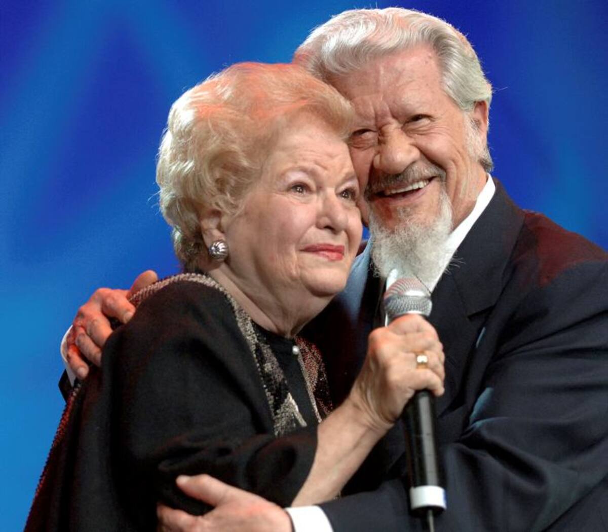 La actriz Carmen Montejo junto al actor Ignacio López. AP FERNANDO ACEVES
