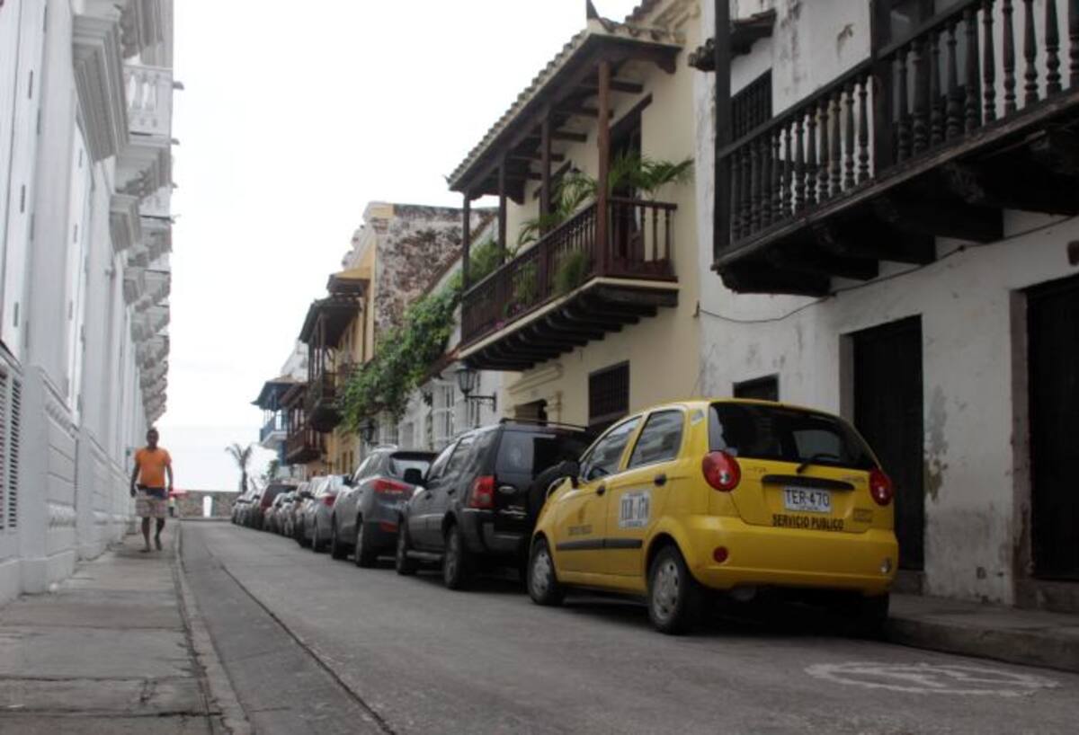 Mañana se llevará en el Concejo la votación al proyecto de acuerdo de estacionamiento público que entregará en concesión las llamadas zonas azules para el parqueo en calles del Centro, Manga, Bocagrande, entre otros. Archivo.