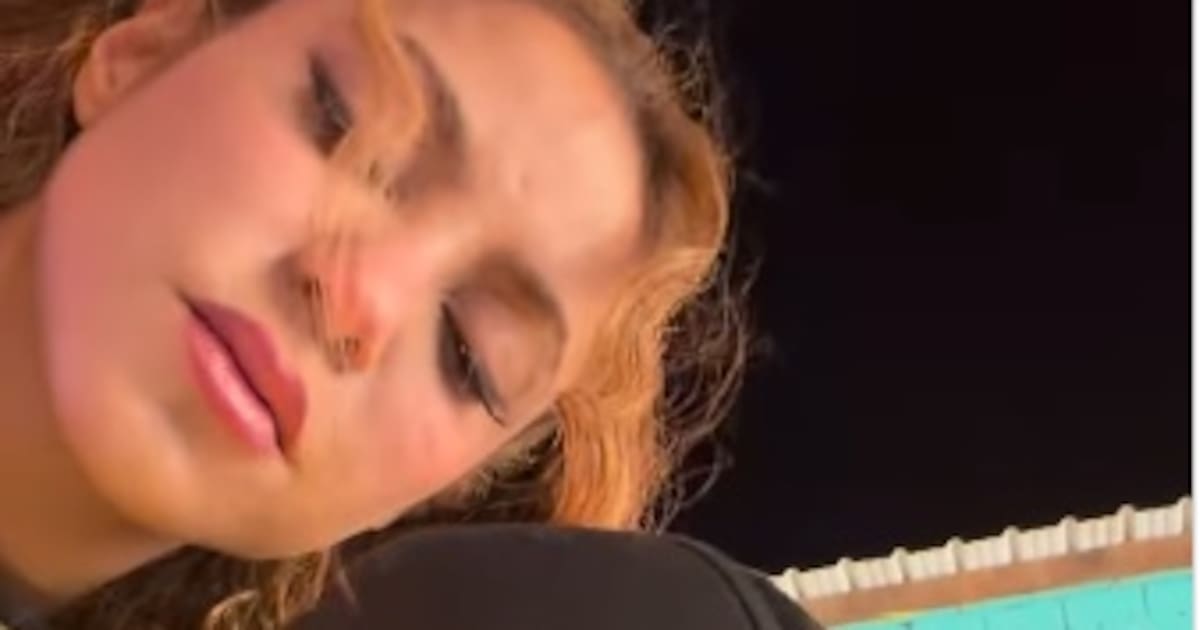 Video: Beéle Sang With Shakira Live and Drove the Audience Wild