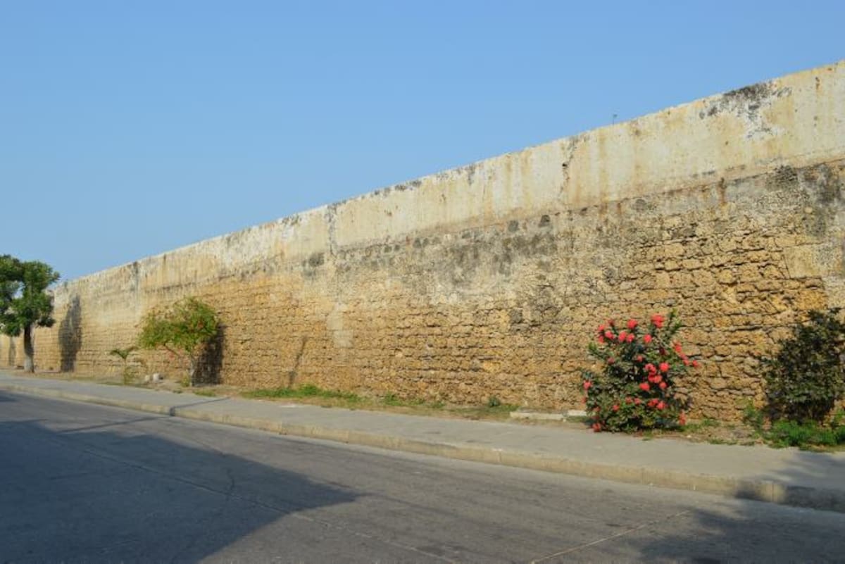 Muralla de la Avenida del Pedregal, en el barrio Getsemaní de Cartagena. Cortesía.
