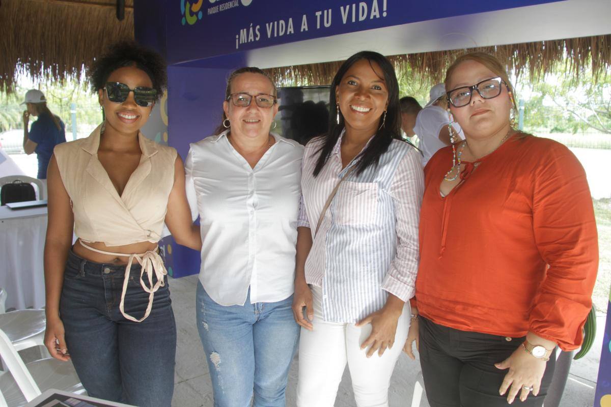 Angie Berrío, Sandra Londoño, Sugey Banquez y Claudia Matiú.