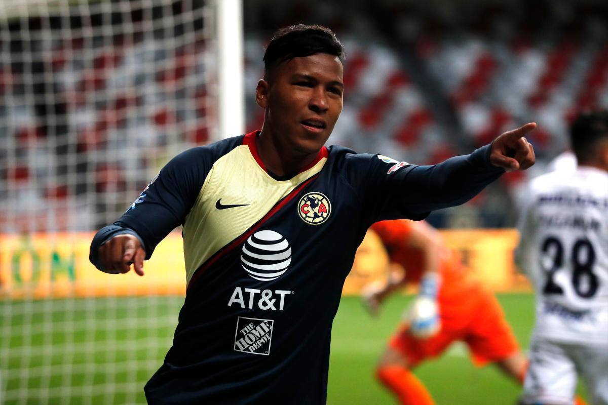 Bonito gesto: Roger Martínez sorprendió a un hincha del América de México