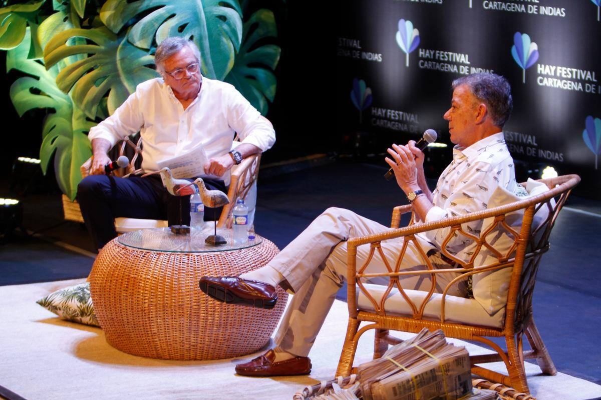 Moisés Naím y Juan Manuel Santos.//Foto: Luis E. Herrán - El Universal.